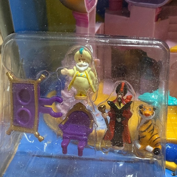 BNIB VINTAGE Disney Jasmine Royal Palace Playset - 2001